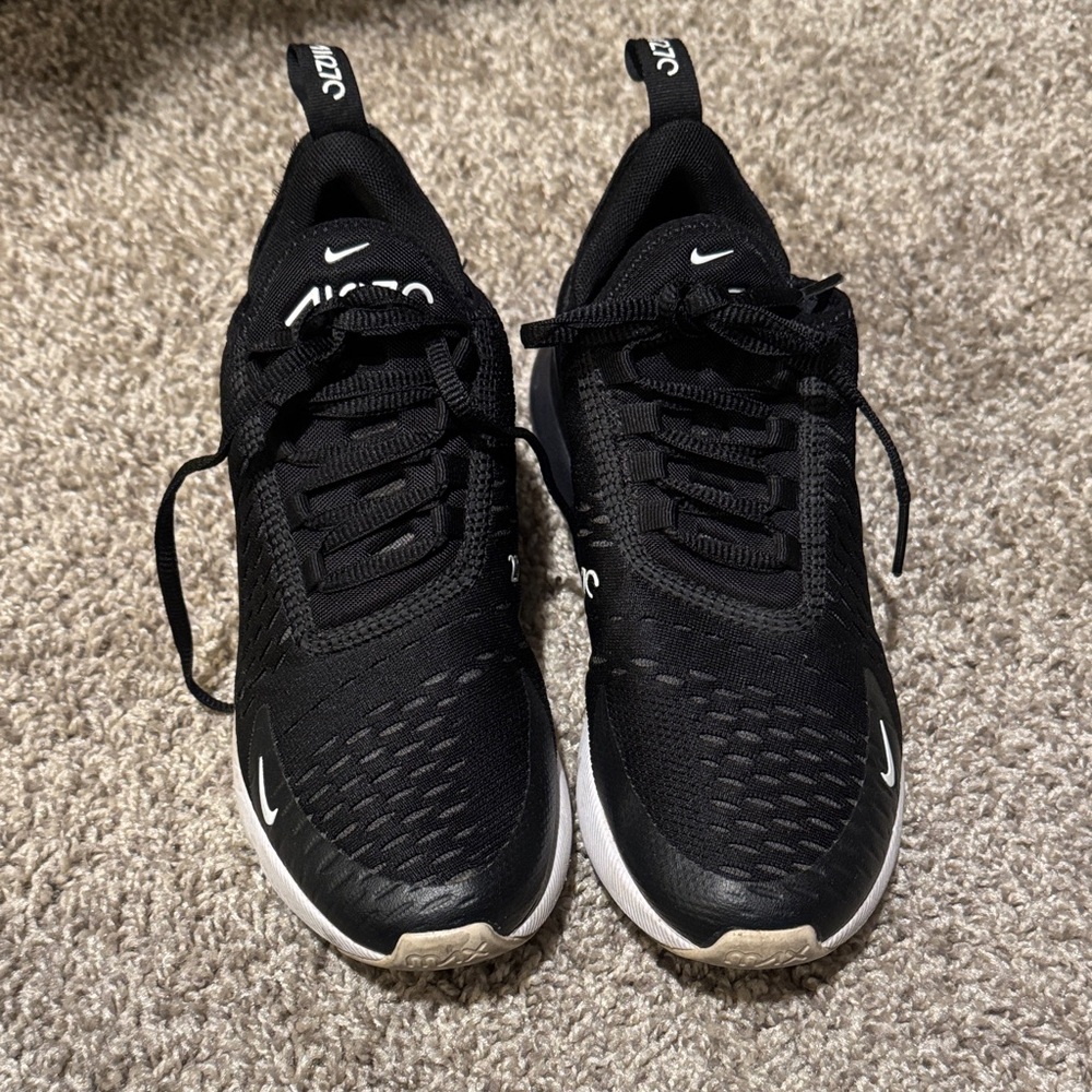Nike women’s Black Athletic Shoes